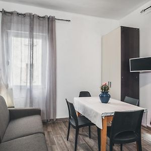 Bulldog Station Apartments With Private Wc, Ac, Tv